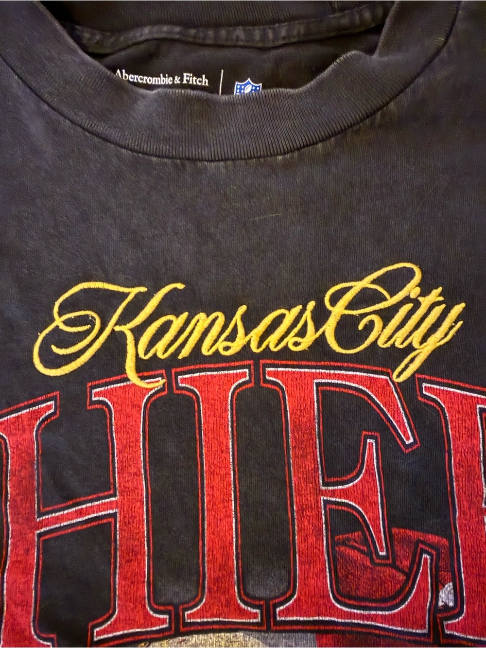 Abercrombie & Fitch NFL collab men’s Chiefs tee - Picture 5 of 5
